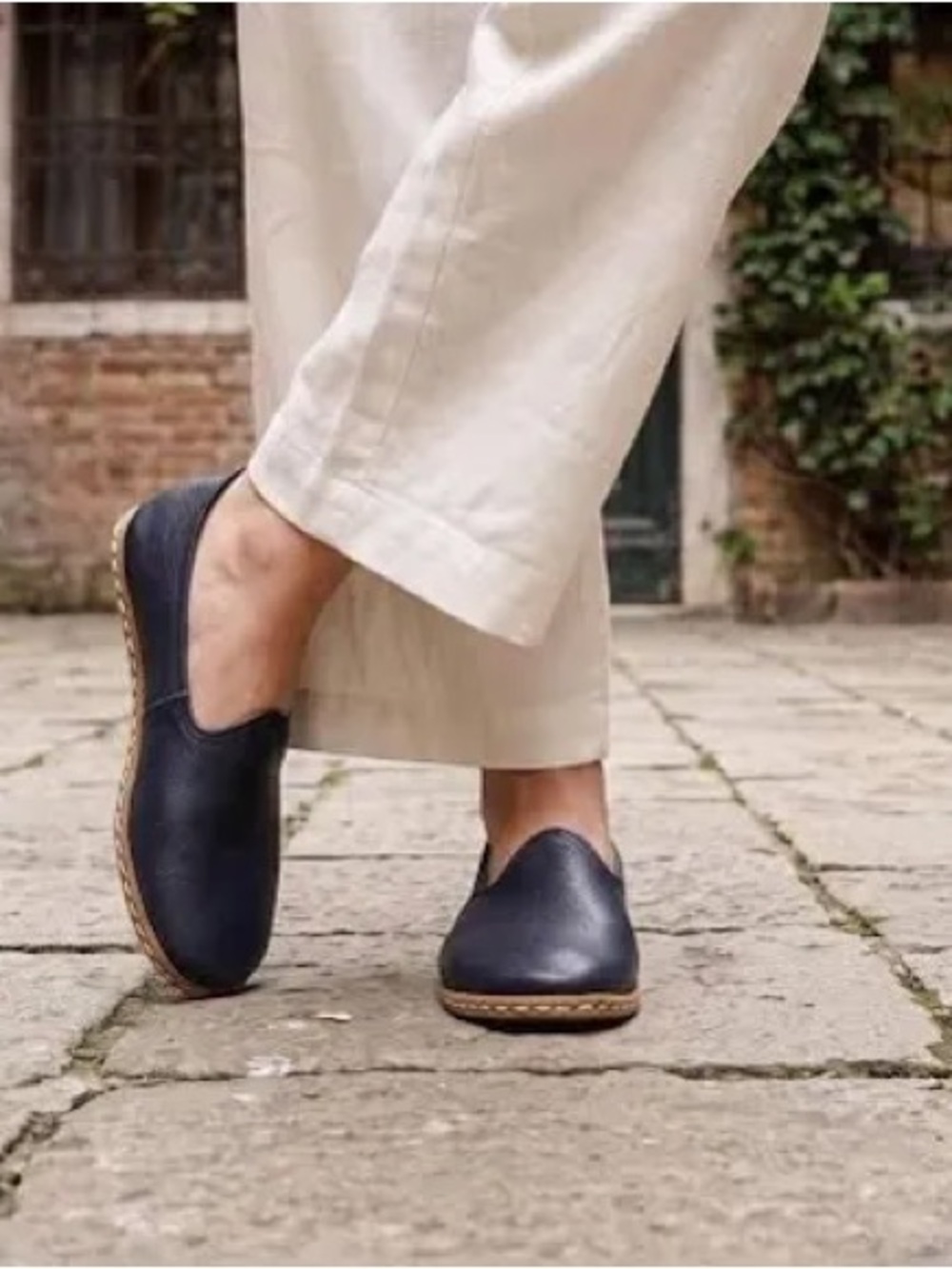 Charix black Slip-On Leather Loafers